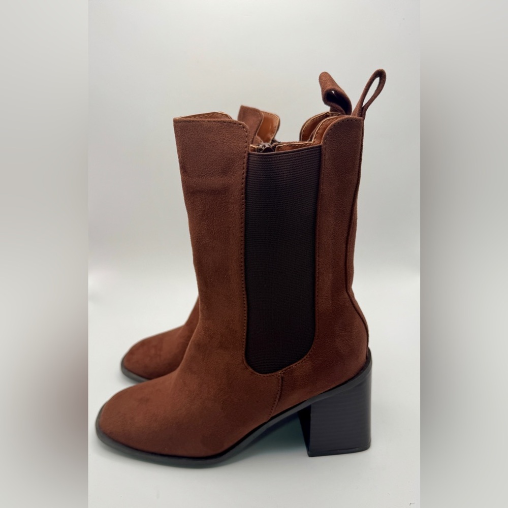 NEW Journee Collection Kaydia Square Toe Brown Booties, size 8